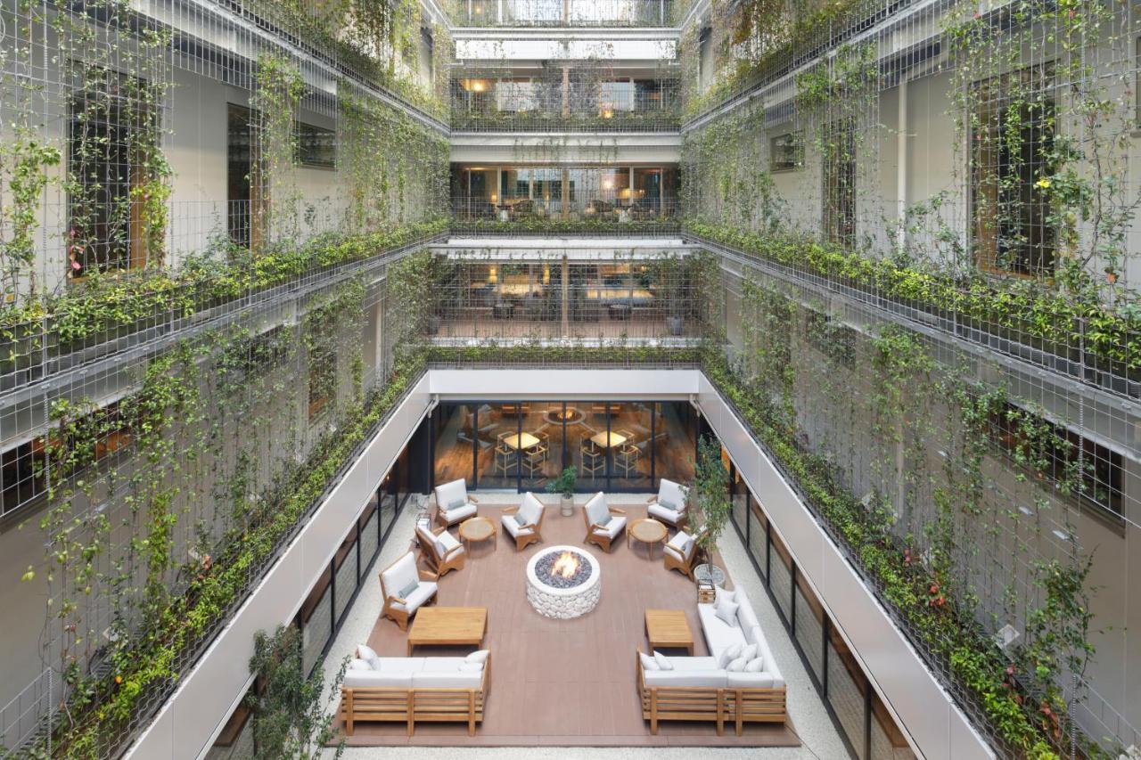 Good Nature Hotel Kyoto Exteriör bild The hotel's atrium